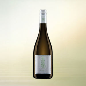 Leitz Eins Zwei Zero Blanc de Blancs non-alcoholic wine bottle on cream background