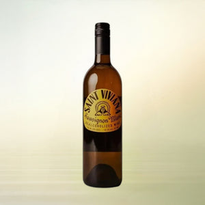 Saint Viviana Sauvignon Blanc non-alcoholic wine, 750 ml bottle on cream background